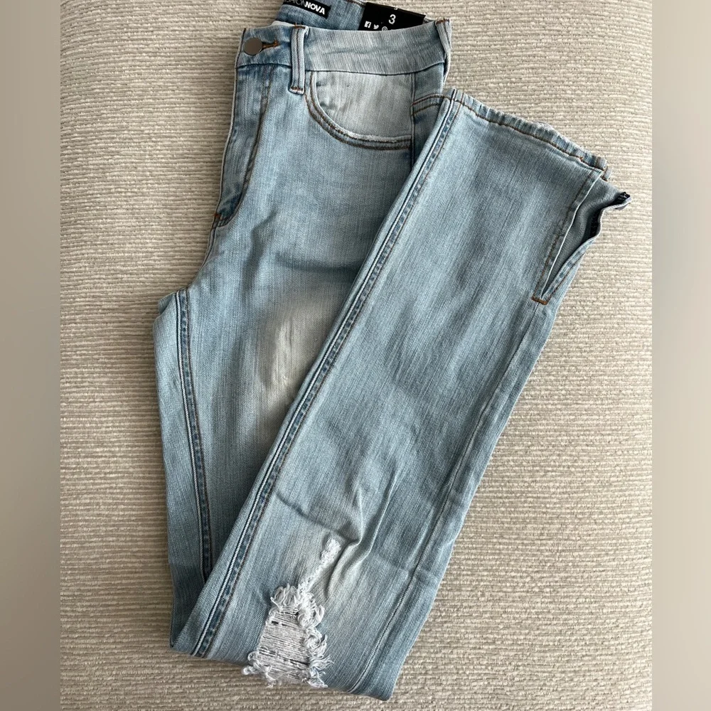 High Rise Slit Jeans - Picture 3 of 4